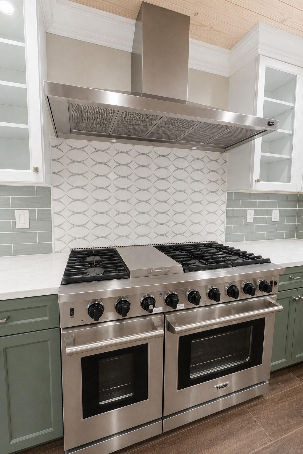 Finished kitchen, full island counter
